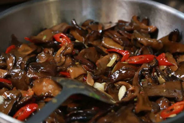 黑牛肝菌沒煮熟會(huì)有毒嗎