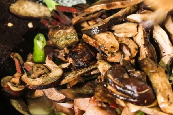 新鮮牛肝菌炒肉片的功效作用與營養(yǎng)價(jià)值