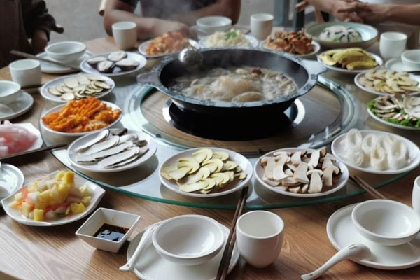 牛肝菌火鍋的做法