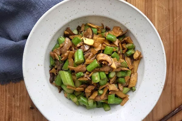 牛肝菌炒蘆筍的食用禁忌