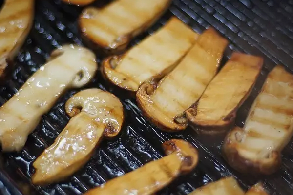 香煎松茸的做法竅門，松茸用什么油煎好吃