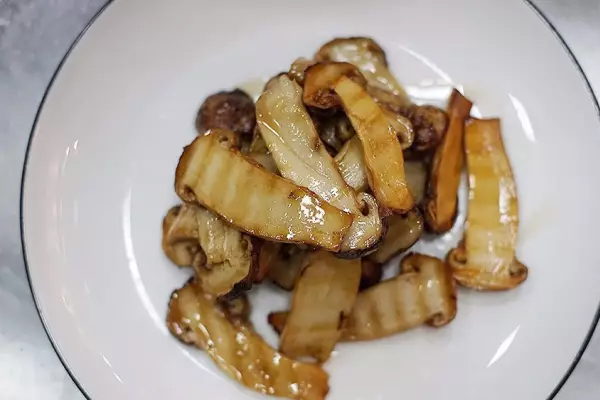 油煎松茸一定用黃油嗎，煎松茸用橄欖油好還是黃油好