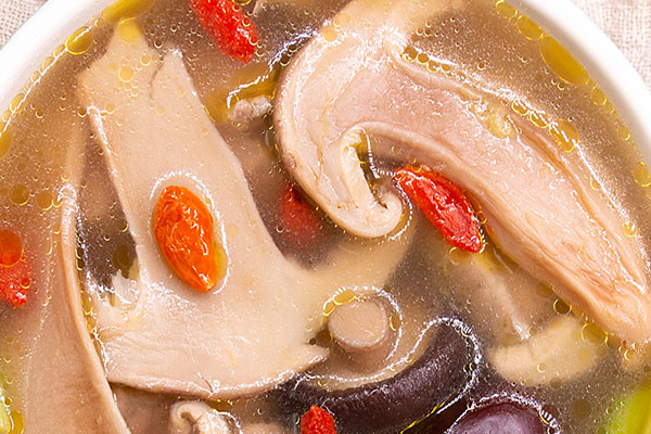 燉雞放多少松茸為宜，燉雞什么時(shí)候放干松茸好