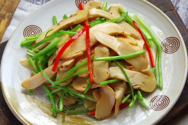 松茸炒香菜怎么做好吃 松茸炒香菜怎么做好吃