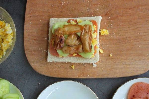 松茸番茄三明治怎么做好吃，要做熟嗎