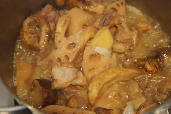 松茸蓮藕排骨湯的做法竅門