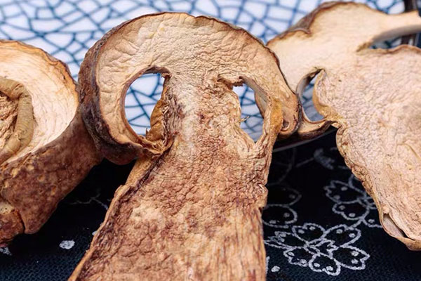 干牛肝菌泡好后需要焯水嗎，鮮牛肝菌燉湯要焯水嗎