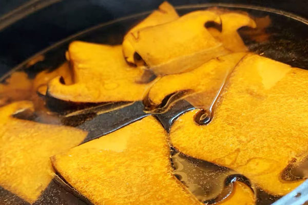 牛肝菌可以直接煮火鍋嗎，炒牛肝菌為什么要多放蒜