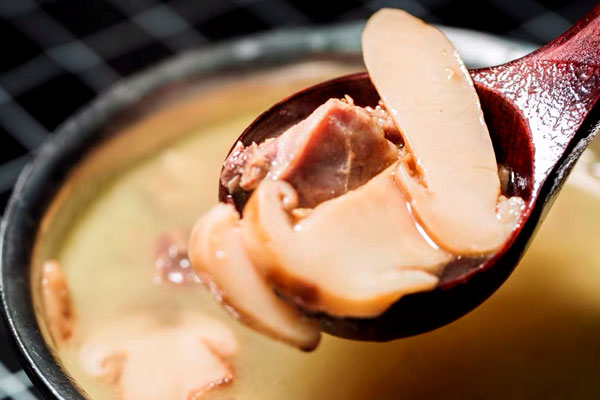 松茸白蘿卜排骨湯的做法以及竅門