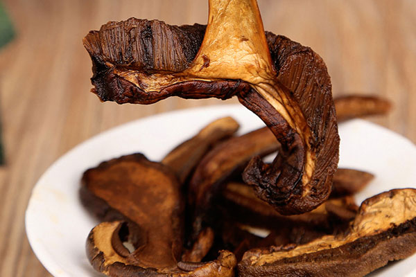 牛肝菌曬干后有毒嗎，干的紅乳牛肝菌有毒嗎