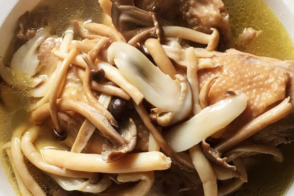牛肝菌煮湯的做法
