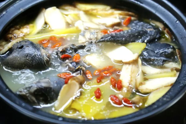 經(jīng)期能吃松茸燉雞嗎，吃松茸會(huì)不會(huì)影響月經(jīng)