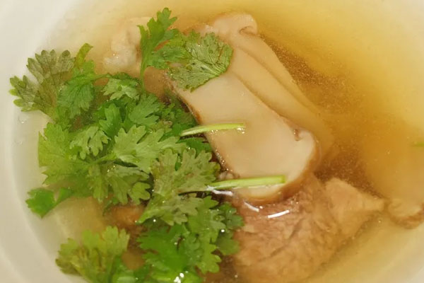 松茸怎么煲湯好喝，松茸煮水喝有什么功效