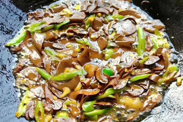 牛肝菌炒熟后冷了能吃嗎 牛肝菌炒熟后冷了能吃嗎