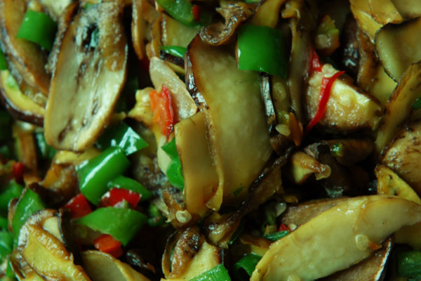 牛肝菌的家常做法和菜館的區(qū)別 牛肝菌的家常做法和菜館的區(qū)別