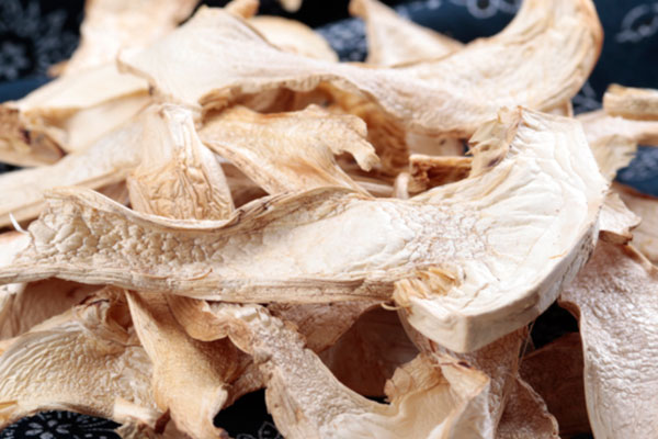 泡干松茸的水還要嗎 泡干松茸的水還要嗎