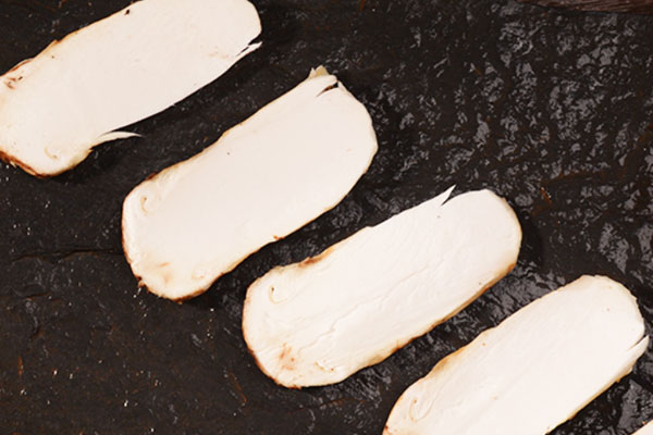 松茸吃起來(lái)脆脆的嗎