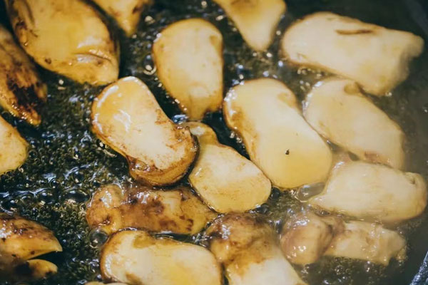 松茸可以用調(diào)和油煎嗎，松茸能用稻米油煎嗎