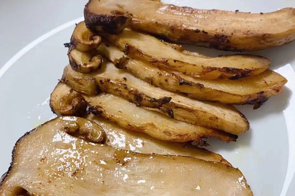 松茸可以用色拉油煎嗎，松茸能用玉米油煎嗎