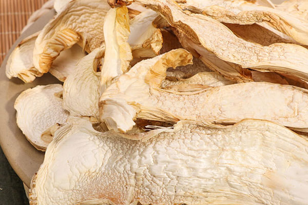 干松茸顏色深的好還是淺的好呢 干松茸顏色深的好還是淺的好呢