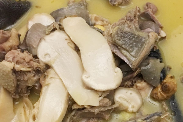 松茸湯用放油嗎，煮松茸湯用什么鍋好