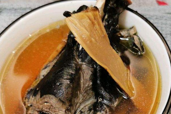 松茸烏雞菌菇湯怎么做好吃 松茸烏雞菌菇湯怎么做好吃