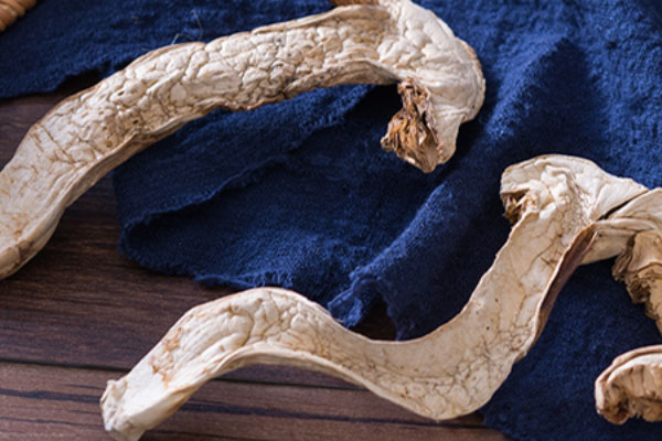 干松茸泡水后變黑還能吃嗎，新鮮松茸發(fā)黑了還能吃嗎