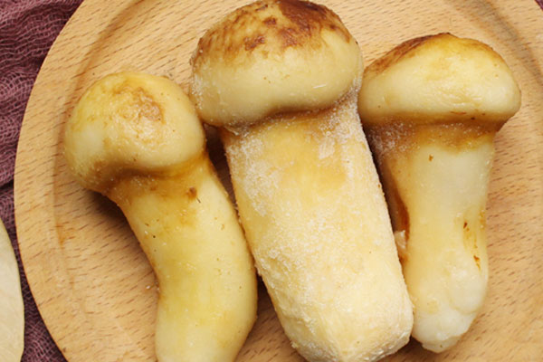 怎么識(shí)別松茸變質(zhì)了，松茸上有白色是不是霉