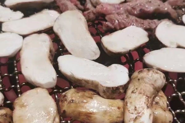 起疹子可以吃松茸嗎，臉過(guò)敏可以吃松茸嗎